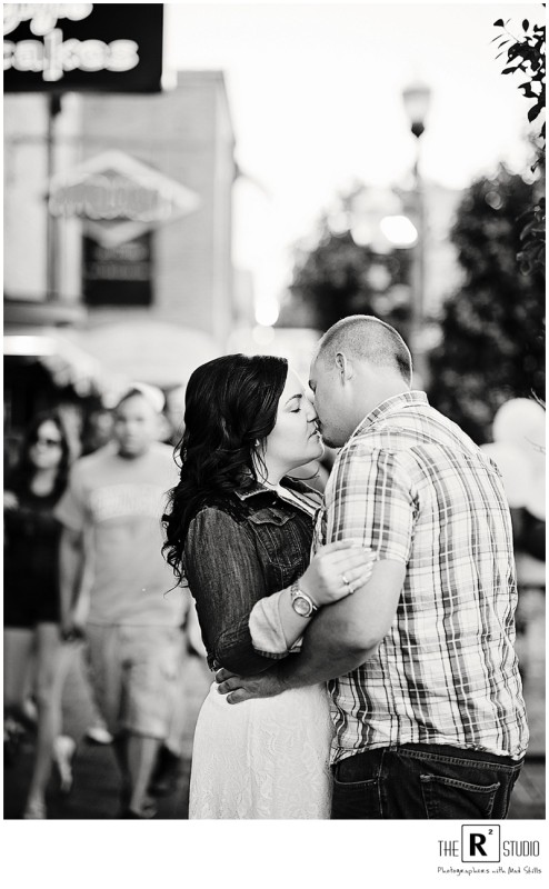 mill avenue engagement session